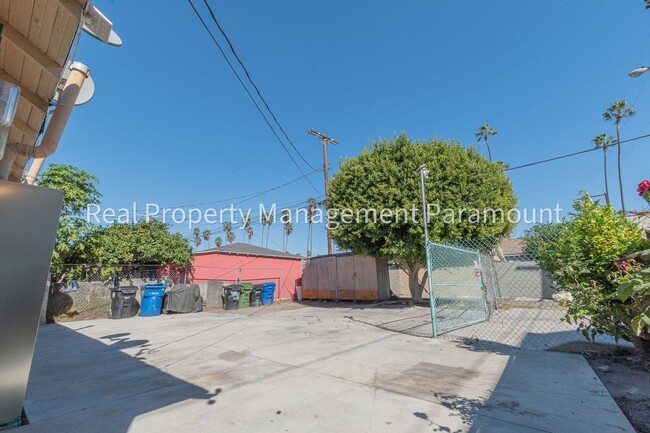 Building Photo - 5310 S Van Ness Ave
