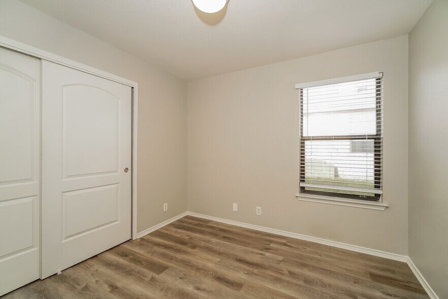 Building Photo - 204 Calixto Ct