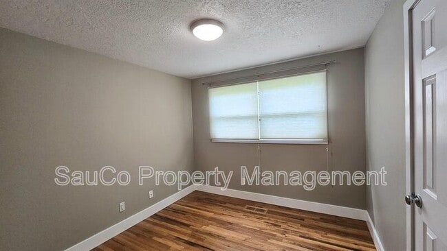 Building Photo - 6770 SW Princess Ave