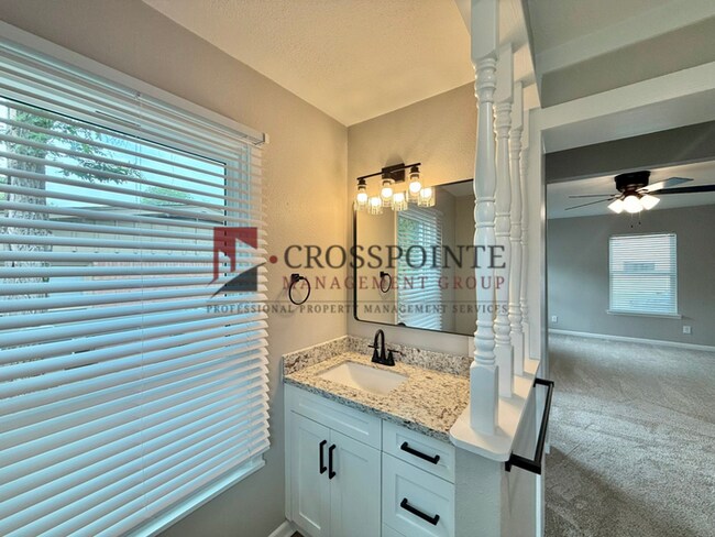 Building Photo - 1309 Lamar St