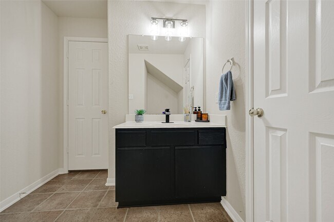 Building Photo - 15826 Sheldon Ridge Way