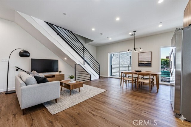 Building Photo - 1859 1/2 S Crenshaw Blvd