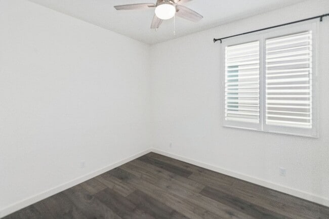 Building Photo - 4 Bedroom, 3 and 1/2 Bath Townhome in the Great Park