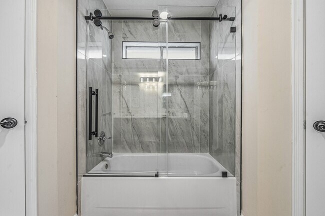 Building Photo - 119 Laura Ln