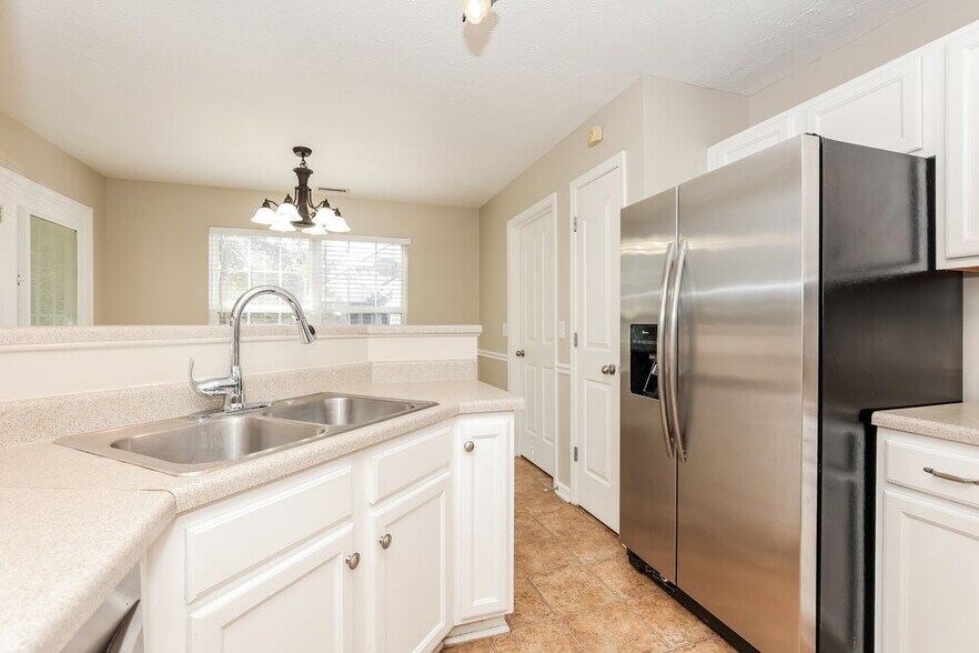 Building Photo - 3428 Hardwood Dr
