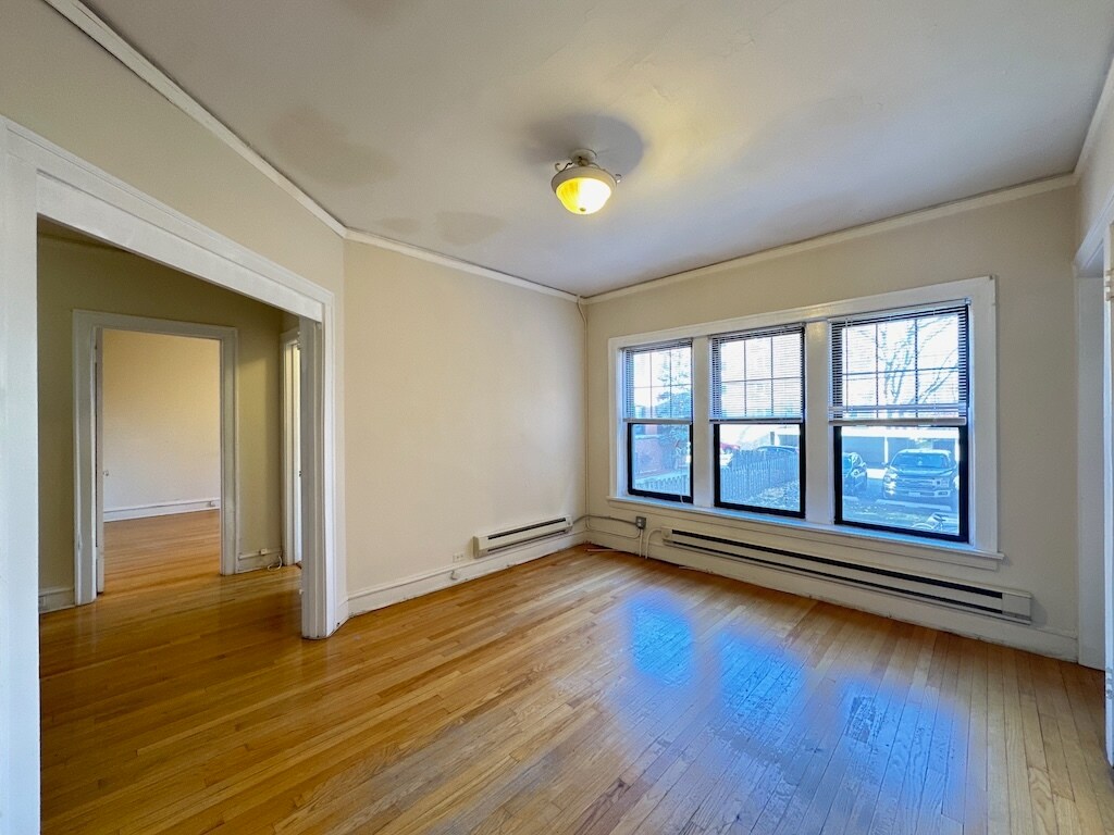 Building Photo - 1310 Oak