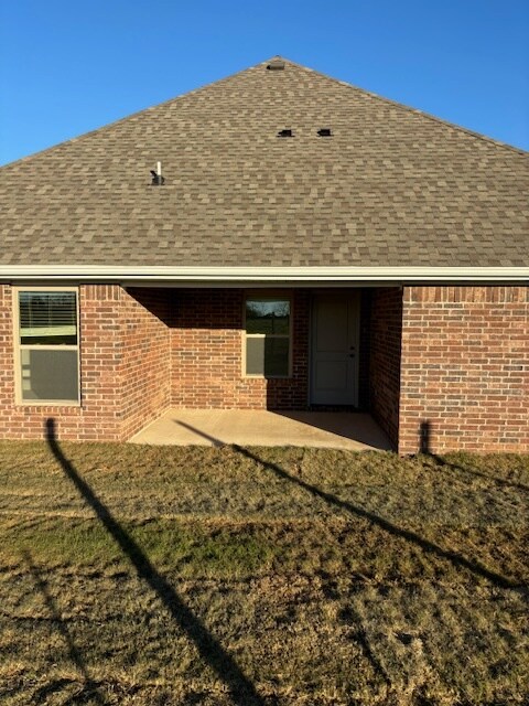 Building Photo - 4202 SW Pawhuska St