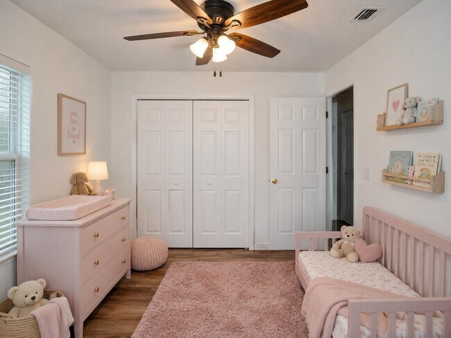 Building Photo - 405 Island View Cir