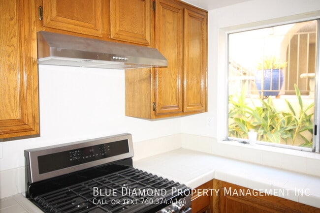 Building Photo - 1023 ficus-