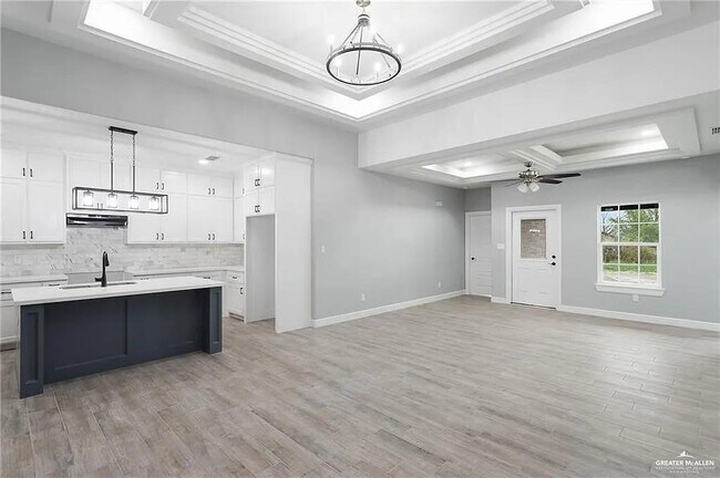 Building Photo - 10804 N Sugar Bear Dr