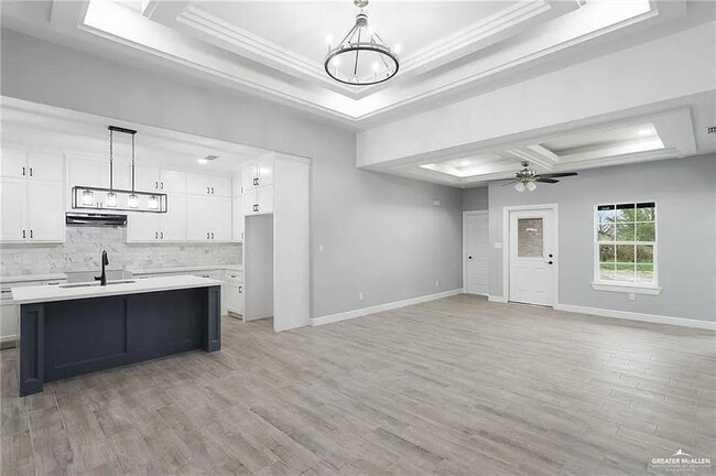 Building Photo - 20 N Sugar Bear Dr