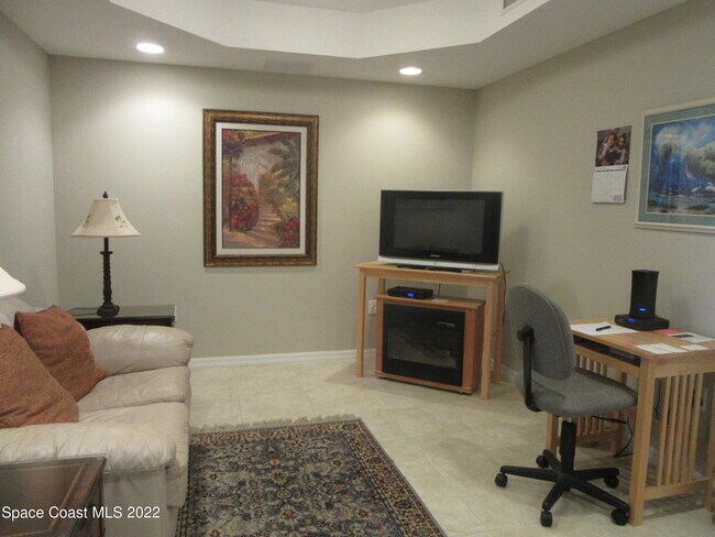 Building Photo - 8951 Lake Dr