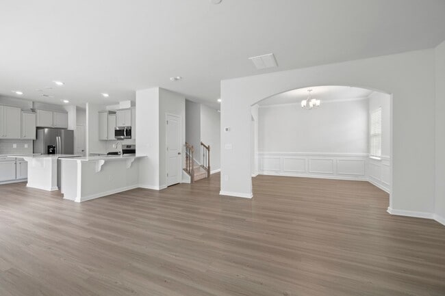 Building Photo - This Beautiful 4 Bedrooms, 2.5 Bathrooms i...