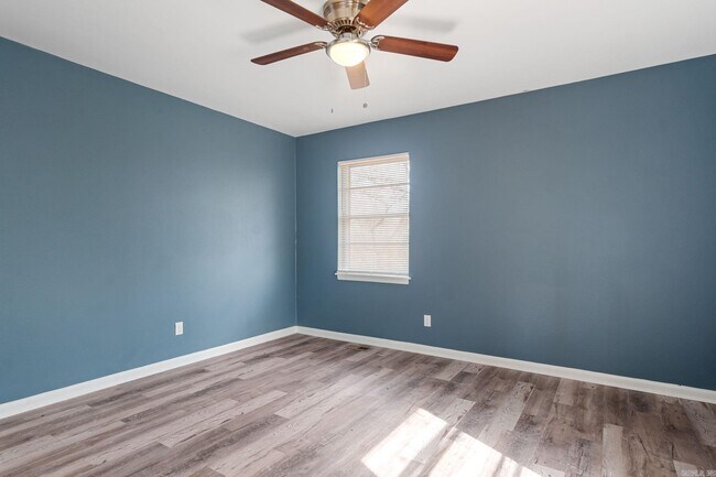 Building Photo - 5708 Alta Vista Dr