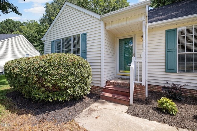 Building Photo - 409 Vista Springs Cir