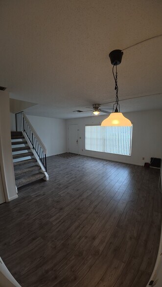 Building Photo - 15203 Morning Dr