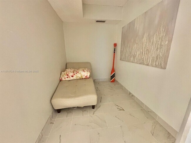 Building Photo - 3725 S Ocean Dr