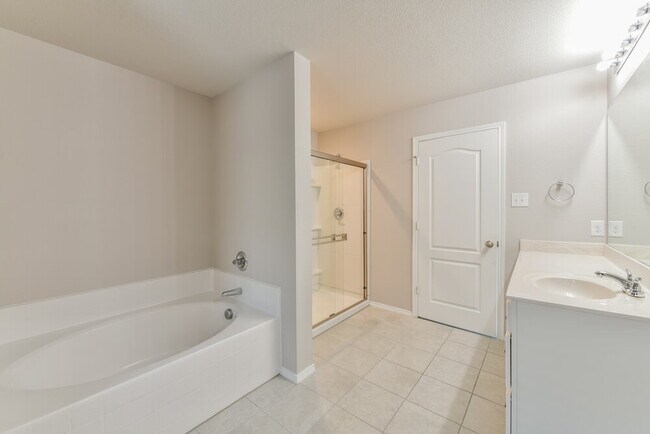 Building Photo - 7908 Spritsail Ln
