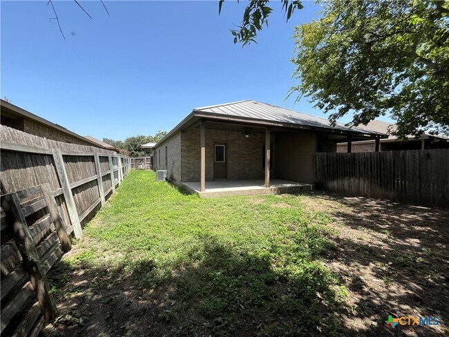 Building Photo - 268 Rosalie Dr