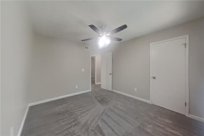 Building Photo - 1842 Jarrett Dr