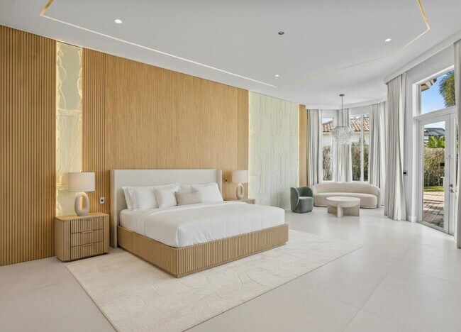 Building Photo - 3201 E Stonebrook Cir