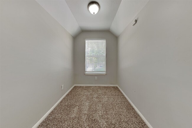 Building Photo - 20814 Greenfield Trail