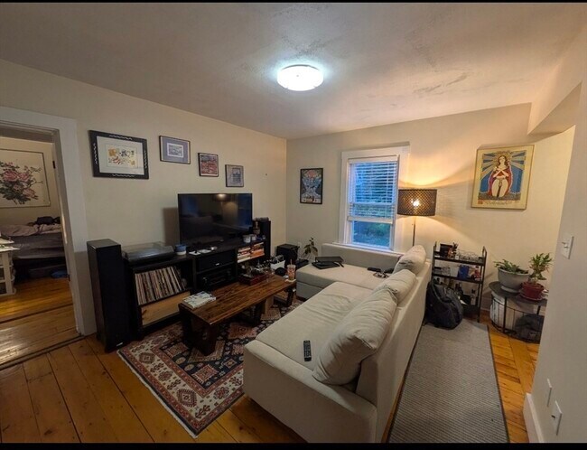 Building Photo - 25 Sawin St