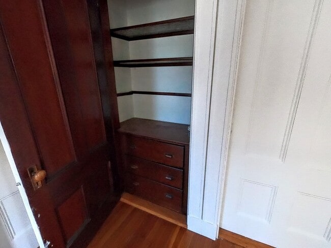 Building Photo - 21 Burr St