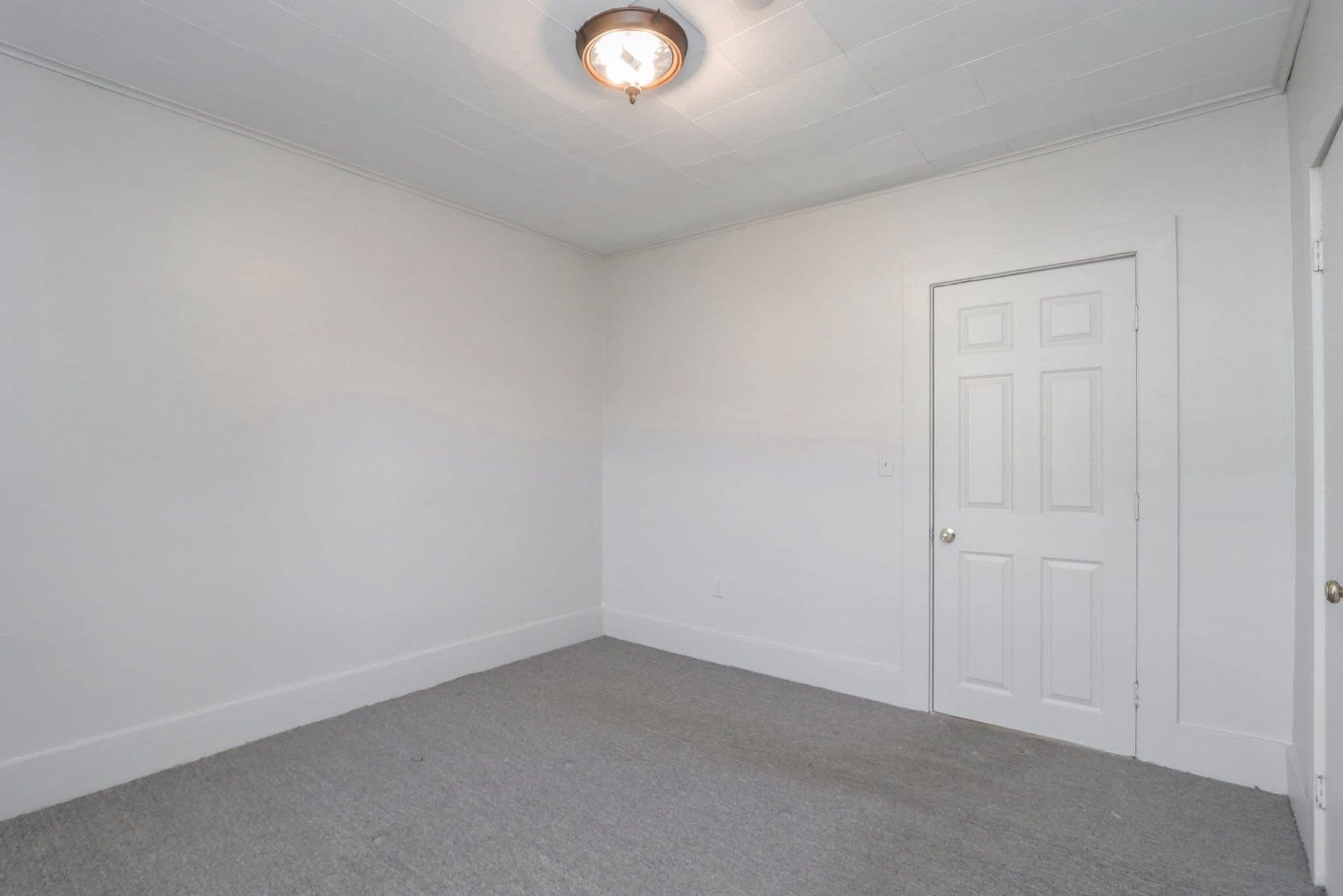 Bedroom 1 - 32 Parker St