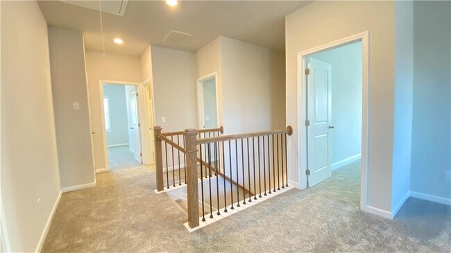 Building Photo - 4612 Silver Oak Dr SW