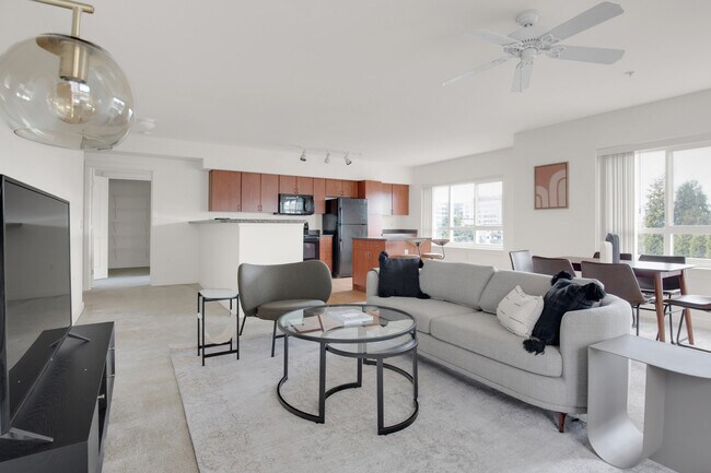 Building Photo - 10410 NE 2nd St