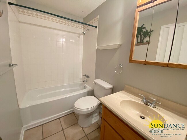 Building Photo - Beautiful 4 Bedroom Home in Crestview