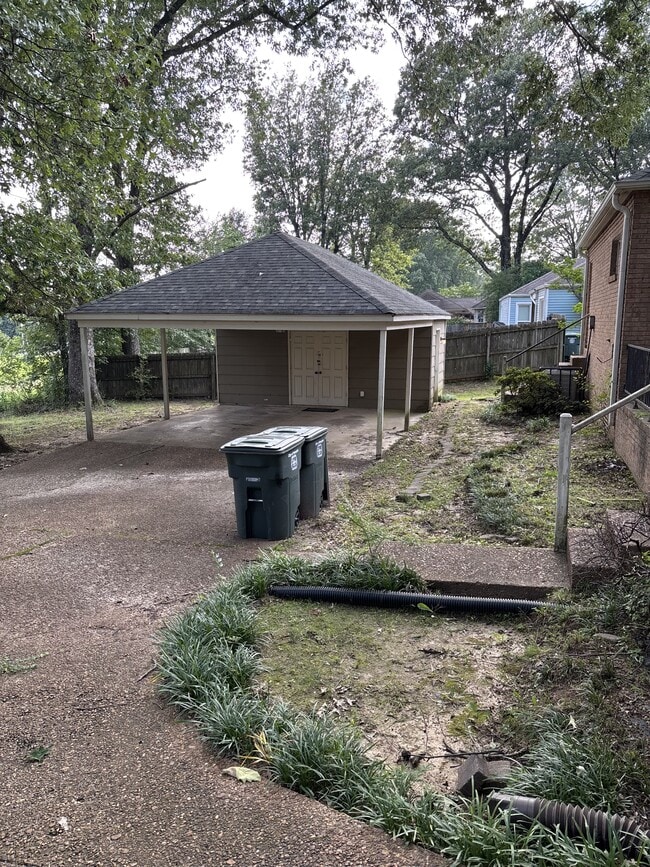 Building Photo - 8375 Rembrook Dr