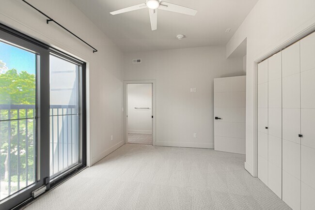 Building Photo - 200 W Gregory Blvd