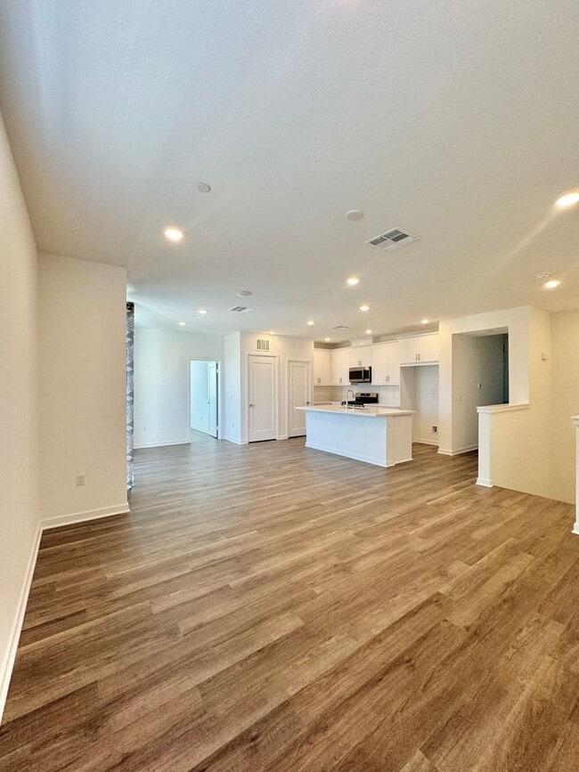 Building Photo - Modern 3B/3B Townhome in Covina