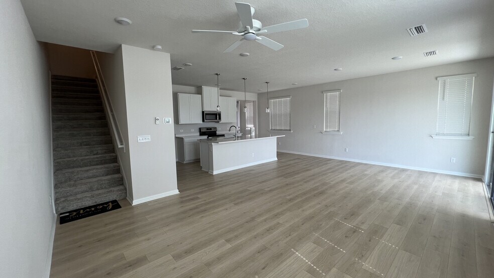 Building Photo - 6891 Mirage St