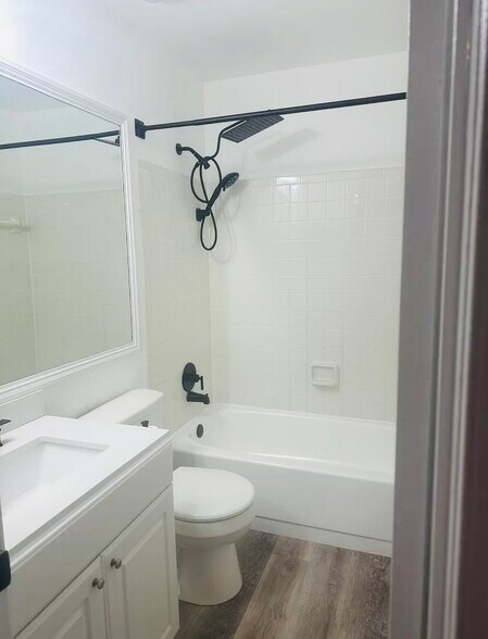 Building Photo - 12907 Alderleaf Dr