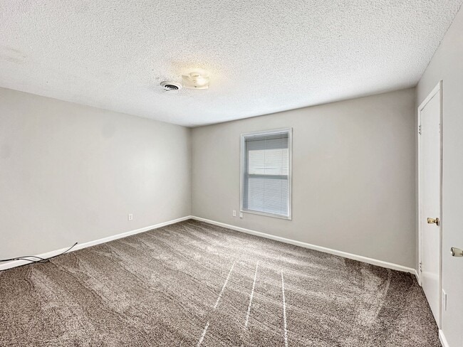 Building Photo - Charming, 2 bedroom apartment for rent!