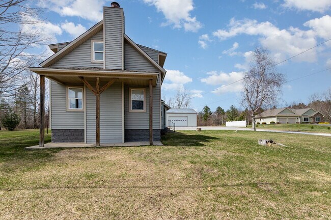 Building Photo - Charming 3-Bedroom Retreat with Pole Barn - $2000/Month
