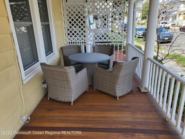 Building Photo - 80 Heck Ave