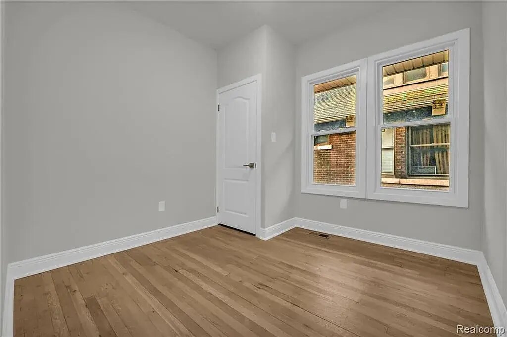 Building Photo - 1502 Virginia Park St