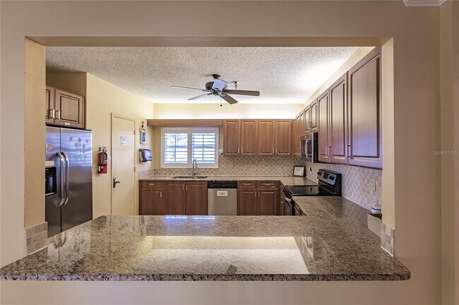 Building Photo - 4550 Pinebrook Cir