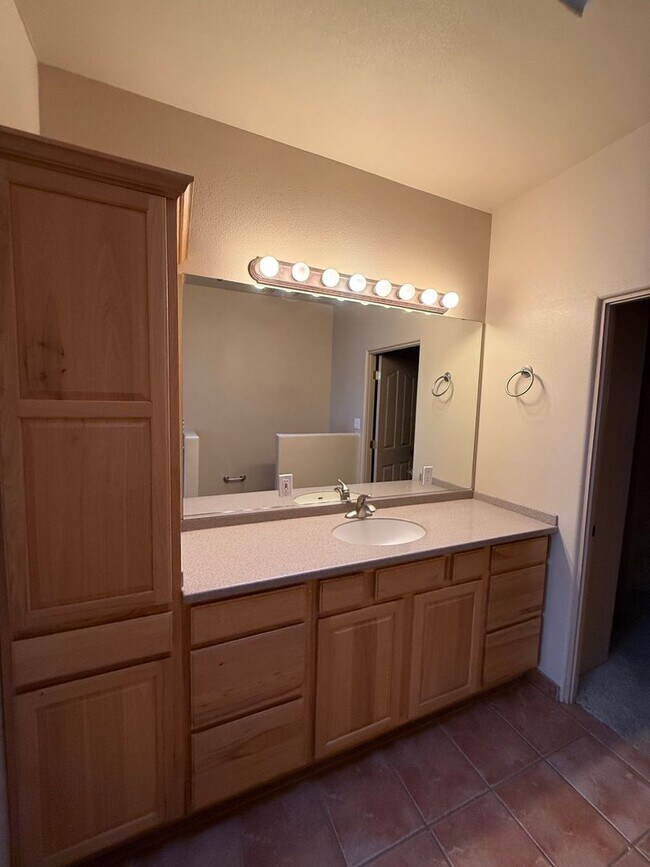 Building Photo - 3878 Stoneybrook Cir