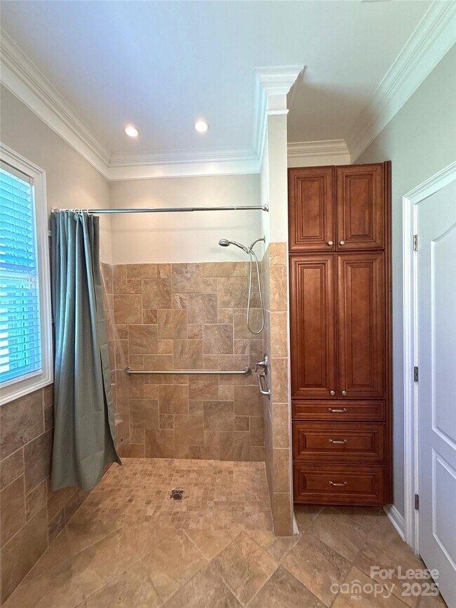 Building Photo - 14019 Thompson Rd