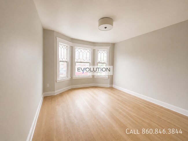 Building Photo - 906-908 Park St-3W