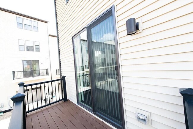 Building Photo - 2816-2816 Evansgreen Dr