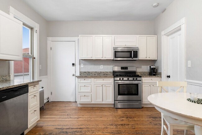 Building Photo - 635 Dorchester Ave