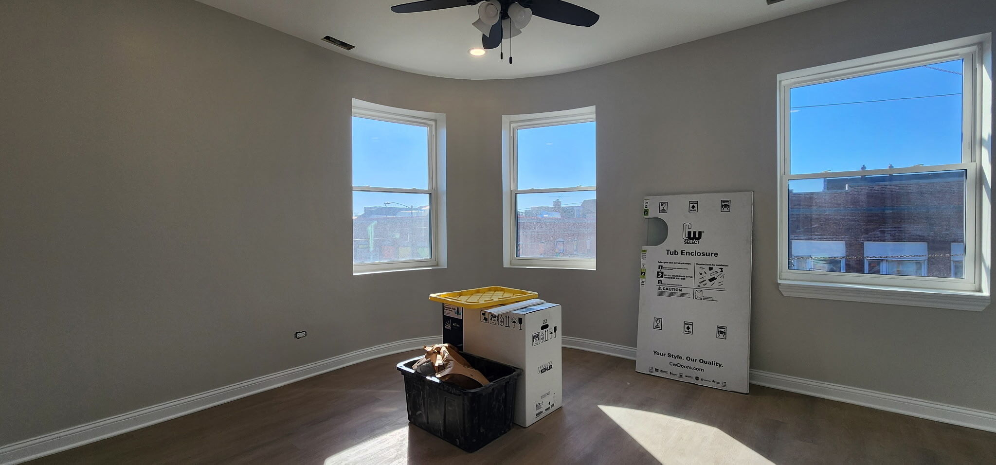 Building Photo - 2552 S Central Park Ave