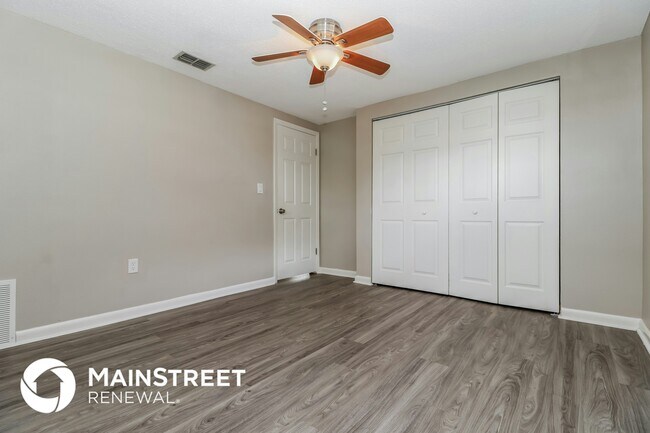 Building Photo - 7750 Cayuga Dr