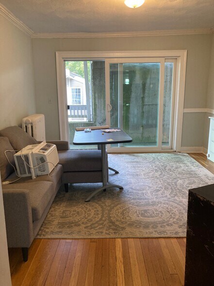 Building Photo - 15 Radnor Rd